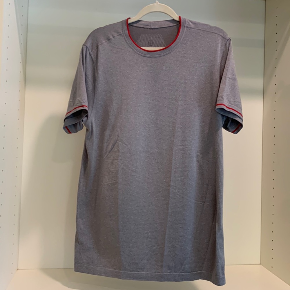 Lululemon gray short sleeve. Red piping at neck & sleeve. Size large. Like new!